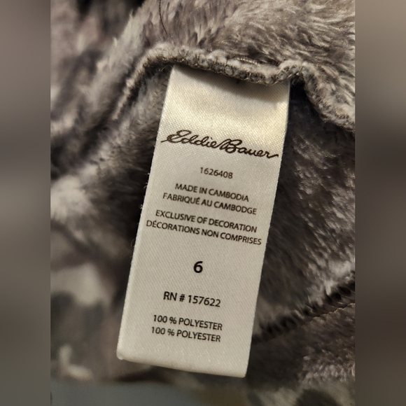 Boy's Size 6 Fleece Army Robe, Gray, Long Sleeve, Eddie Bauer - Picture 4 of 6